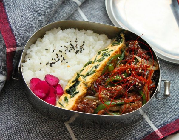 「マヨわかめオムレツ」「プルコギ」弁当