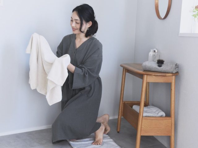 羽織りにもなる 湯上りガーゼバスローブ