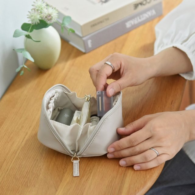 がばっと開く ミニキューブポーチ