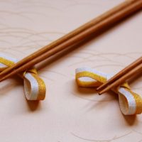 意外と知らない!? 食卓で差がつく「お箸まわりのマナー」3選