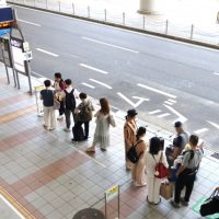 「リムジンバスの時刻表はありますか」を英語で言うと？