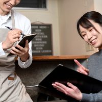 「一番人気のメニューは何ですか」を英語でどう言う？