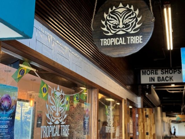 アサイーボウルを扱うカフェ外観