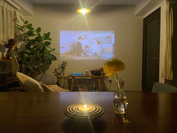 リビングのプロジェクター