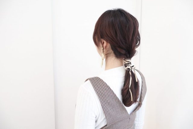 「革ひも」ヘアアレンジ