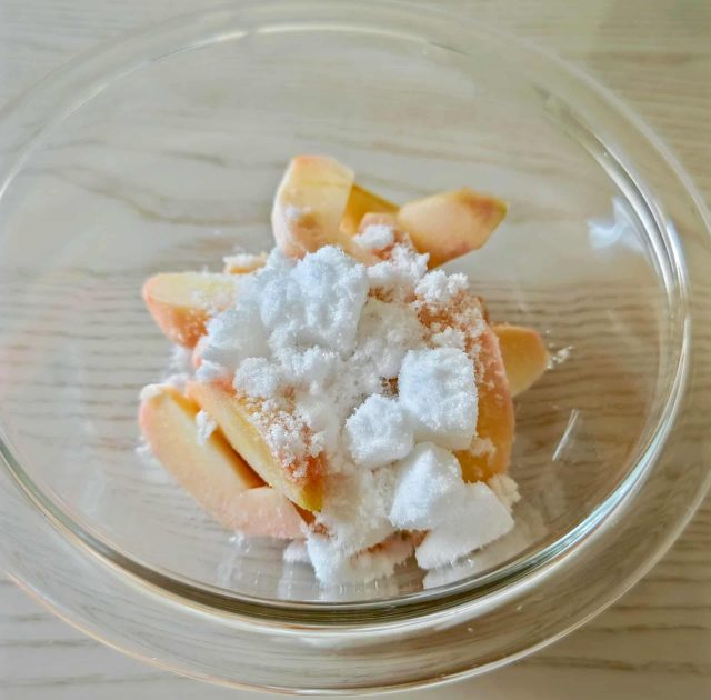 加熱前のりんご