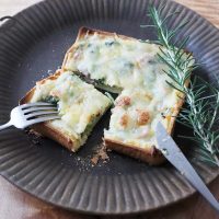 トースターで10分！簡単「ほうれん草とハムのパンキッシュ」