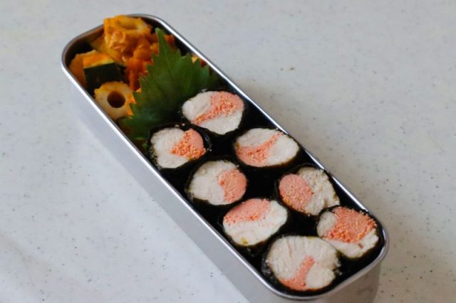 「ささみの明太子海苔巻き」「ちくわとかぼちゃのしょうが醤油」2品弁当