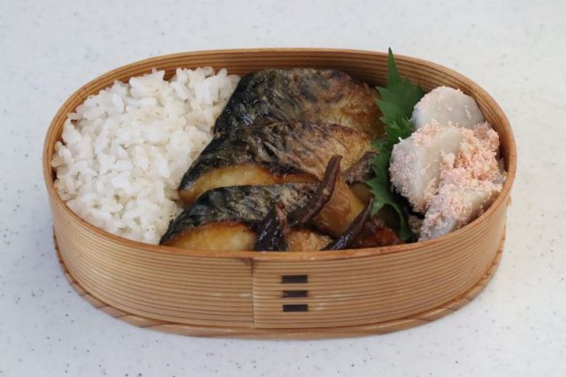 2品弁当の詰め方プロセス