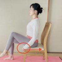 “太りやすい姿勢”になってない？姿勢を整えるピラティス「レッグレイズ」