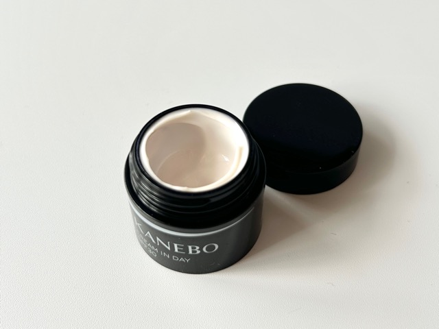 ミニサイズ4g カネボウ クリーム イン デイⅡ 中身