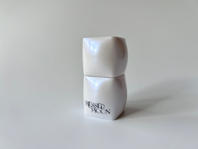 BLESSED MOON　ペールメルティンググラスハイライター 01ダイアモンドダスト