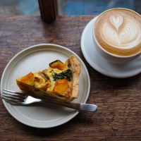 【神楽坂】1杯のコーヒーに想いを馳せる朝。何度も訪れたい「AKHA AMA COFFEE KAGURAZAKA」