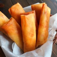 パイ生地なしで簡単パリパリッ！食べ始めると止まらない「ベーコンポテトパイ」の作り方