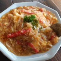 驚くほど簡単とろっふわっ！忙しい朝でも作れる「かにたま丼」