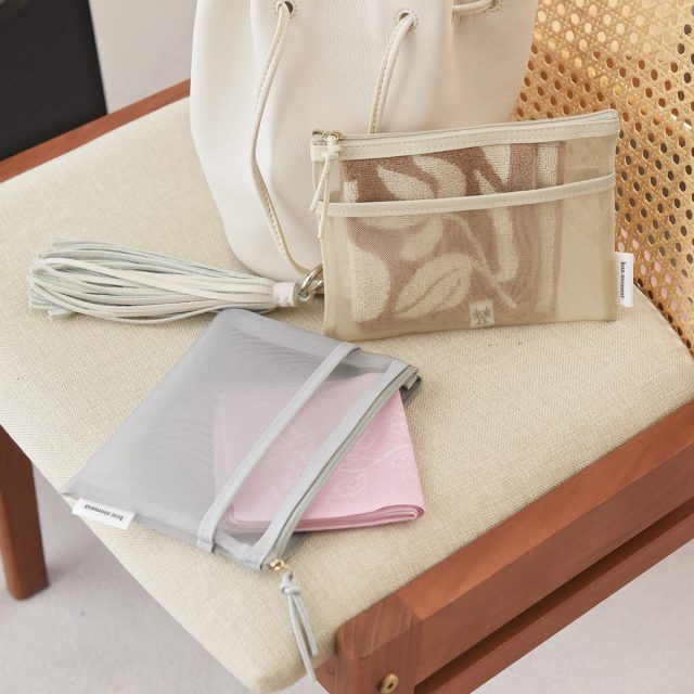 通気性のいい 軽量メッシュ ハンカチポーチ