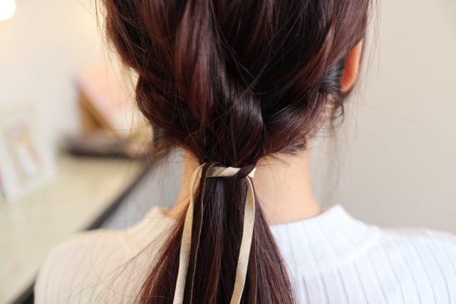 「革ひも」ヘアアレンジ