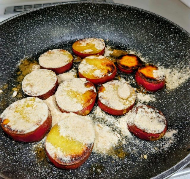 砂糖をかけたさつま芋