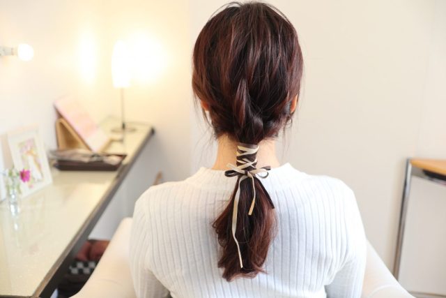 「革ひも」ヘアアレンジ