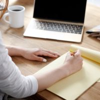 英語「jot things down」の意味って？