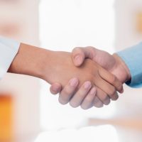 英語「Happy to help」の意味って？