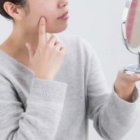 疲れ顔に見せない！「乾燥小ジワ」をカバーする朝の対処法