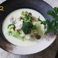 薄切り玉ねぎが決め手！レンジで簡単「具沢山チキンシチュー」