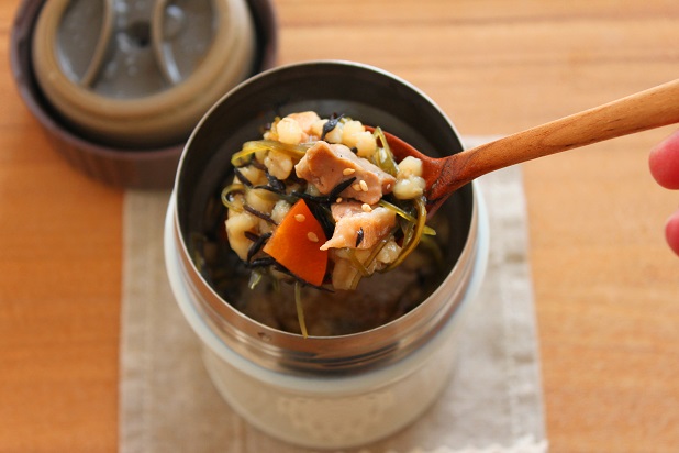 鶏ごまひじきご飯