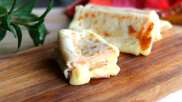 ハムチーズブリトー