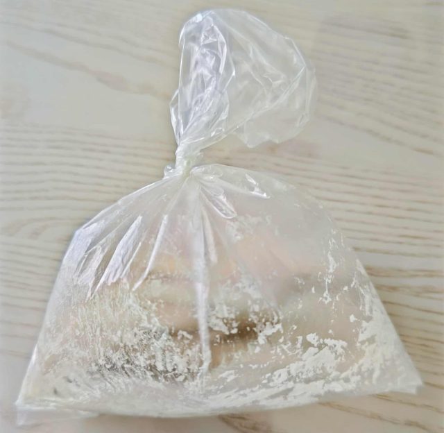 材料をいれたポリ袋