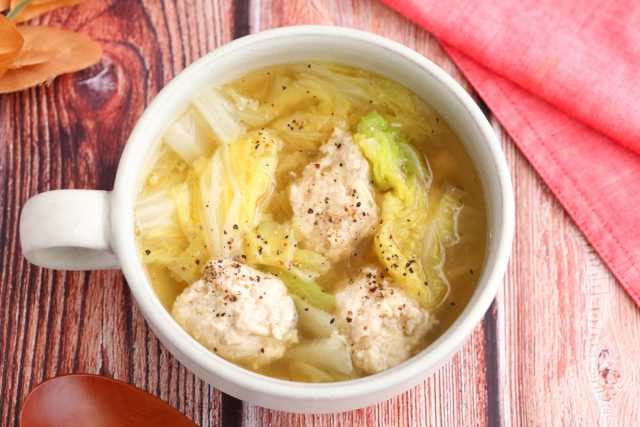 鶏団子白菜のうま塩スープ