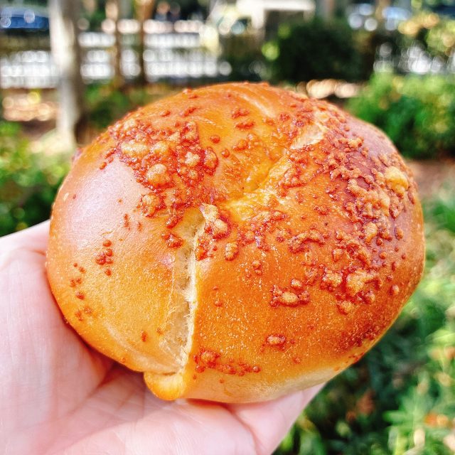 角切りハムと枝豆粒マスタードベーグル