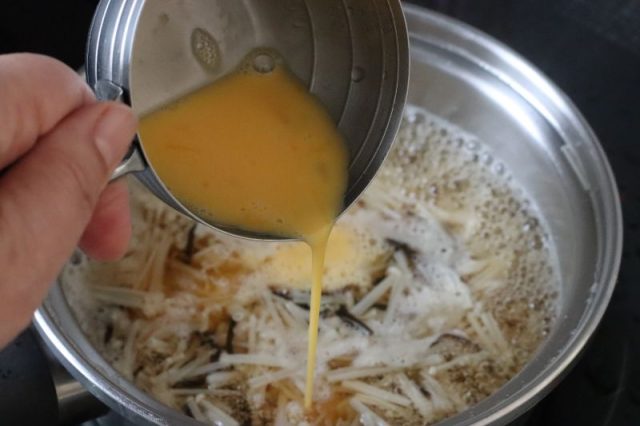 えのきと豆腐のかき玉汁