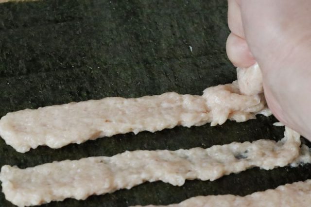 鶏ひき肉の大葉海苔巻き