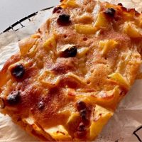 冬のダイエットスィーツ2種。レンジで作る「リンゴときな粉のケーキ」「りんごのコンポート」