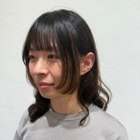 伸ばしかけの髪に飽きてしまったら…。イメチェンする方法3つ