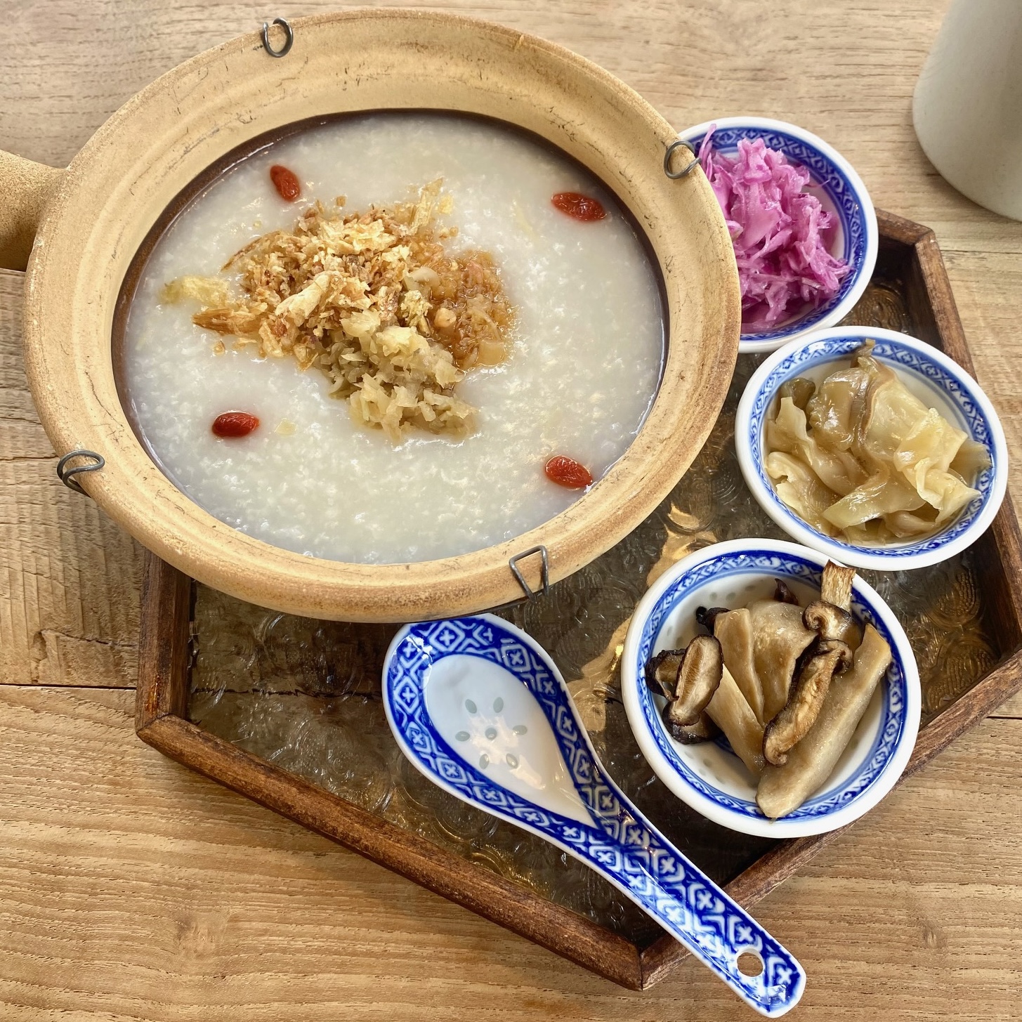 【大阪・梅田】休日2時間限定！中華料理店の“朝粥”モーニング@SIK eatery