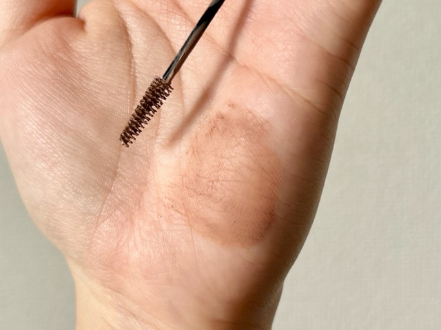 セザンヌ 極細アイブロウマスカラ」新色C5 マイルドベージュ