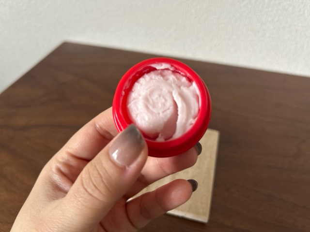 毛穴撫子 毛穴かくれんぼ下地の中身