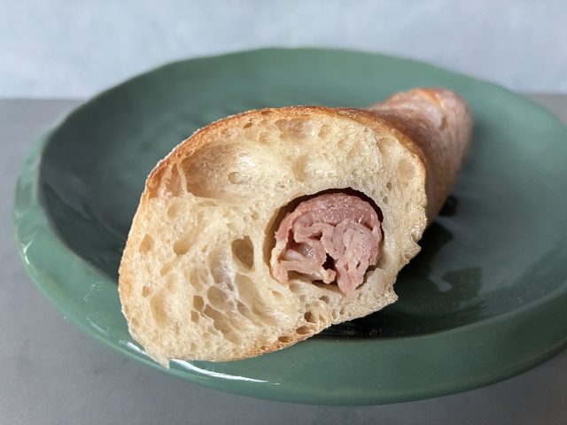 生ハム入りパン断面