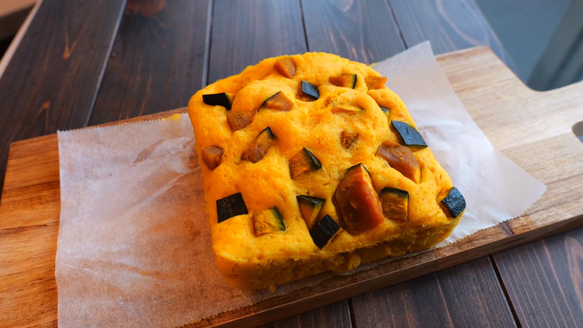 具材ごろごろ♪ホケミ＆レンジで簡単「かぼちゃたっぷり蒸しパン