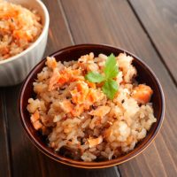炊飯器におまかせで極うま！失敗知らずの「鮭バター醤油ご飯」の作り方