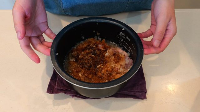 炊飯器に入れた材料
