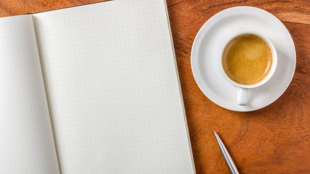 ノートとコーヒー