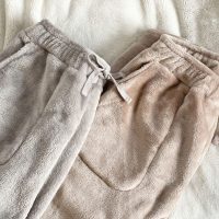 軽くてあったかい！チクチクしないマイクロファイバー素材「はく毛布 ルームパンツ」