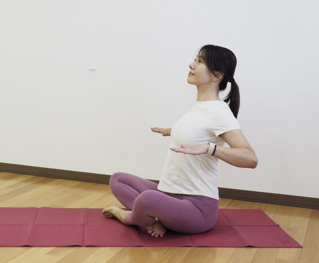 肩甲骨ストレッチ