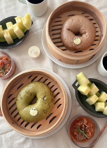 せいろで蒸したベーグル