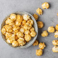 「お菓子」「おやつ」を表す英単語といえば？