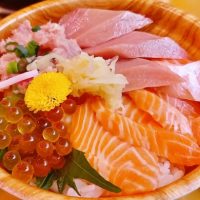 「築地は早朝から開いてます」って英語でどう言う？