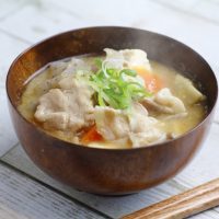 腸活も温活もこれ一杯！冬の朝に食べたい「野菜たっぷり豚汁レシピ」